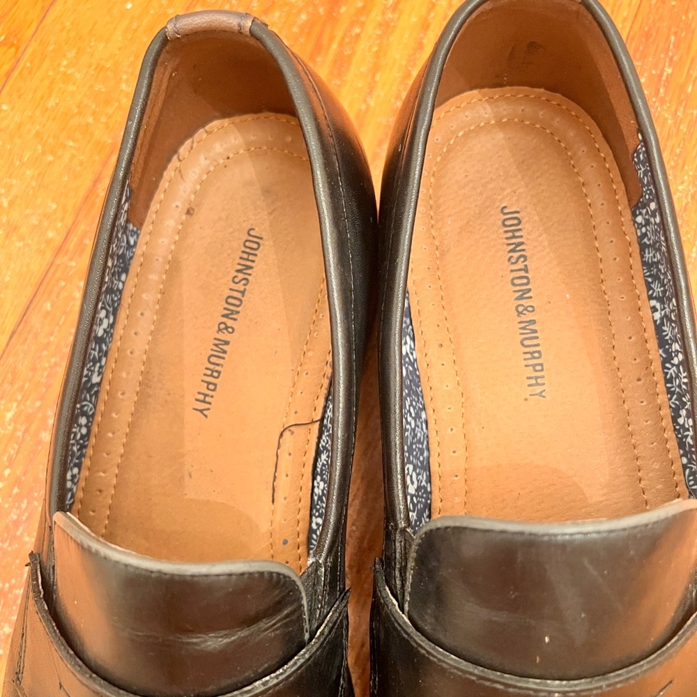 Johnston & Murphy Black Leather Penny Loafers - LIKE NEW!! - Picture 3 of 7